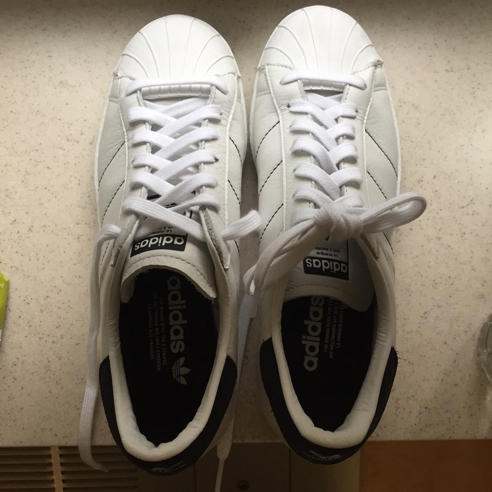 ADIDAS SUPERSTARS WHITE LEATHER